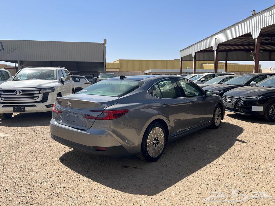 تويوتا كامري 2025 LE هايبرد64387438885251112