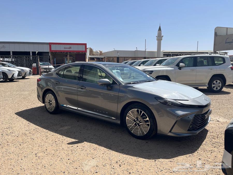 تويوتا كامري 2025 LE هايبرد64387438885251111