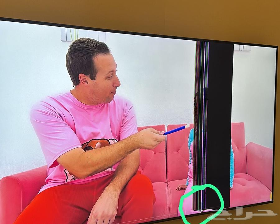 New Samsung TV screen but its internal screen is broken64190791071362110