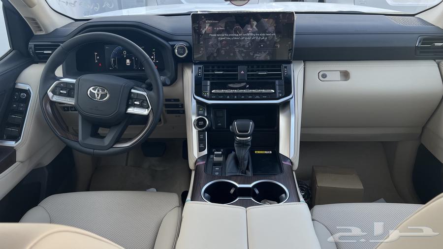 تويوتا لاندكروزر GXR-L4 ديزل 2025 ب293.250 شامل الضريبة64389474378625114