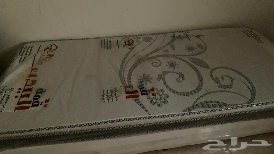 Single bed and single mattress, clean new unused64175873452803114