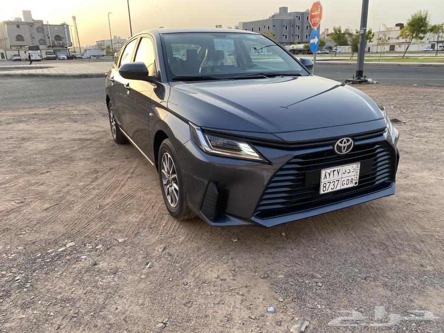 يارس 2023 للبيع تويوتا64385817392642110