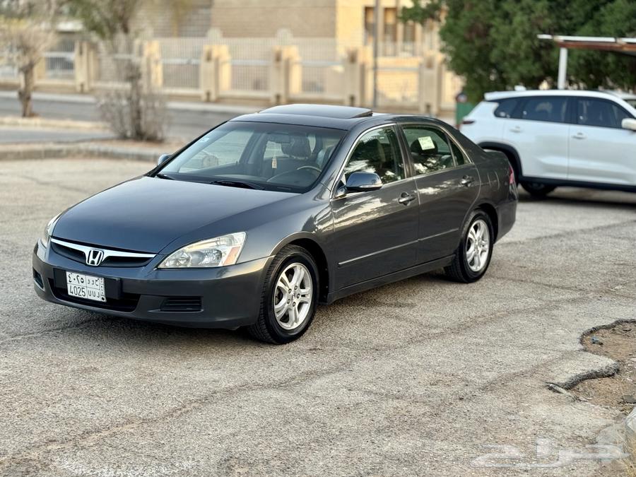 للبيع هوندا اكورد 2007 ((فل كامل)) ((تم البيع))64385775501827114