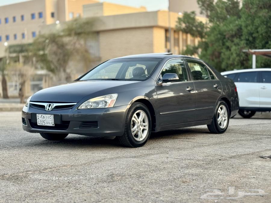 للبيع هوندا اكورد 2007 ((فل كامل)) ((تم البيع))64385775501827112