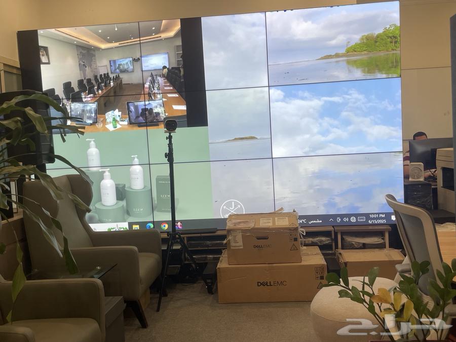 Large display screens, projectors, computers of different types and their accessories64183346533762110