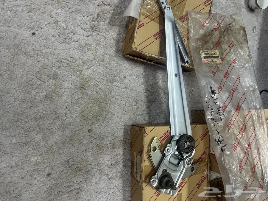 مكينة قزاز هايلوكس 89-97 جديد اصلي64388051484545112