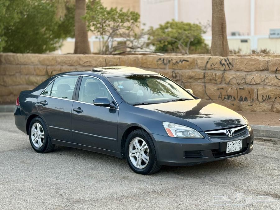 للبيع هوندا اكورد 2007 ((فل كامل)) ((تم البيع))64385775501827113