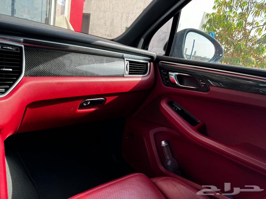 Porsche Macan 201664391229048065112