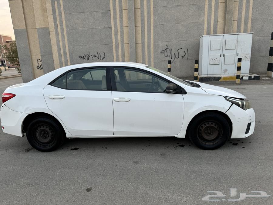 تويوتا كورولا2015 القير عادي ممشى 180 ألف64386529176322113