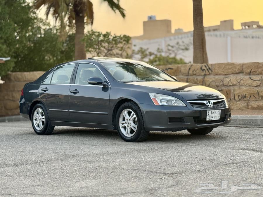 للبيع هوندا اكورد 2007 ((فل كامل)) ((تم البيع))64385775501827111