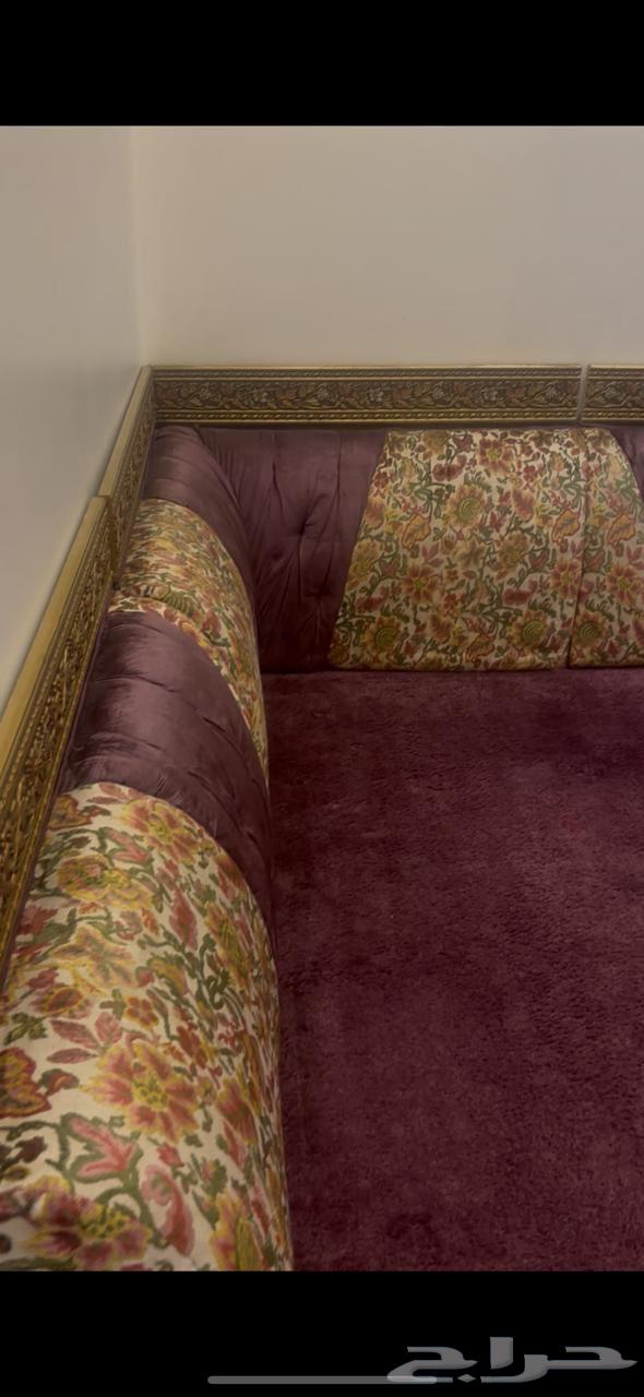 Floor seating64177073409537110