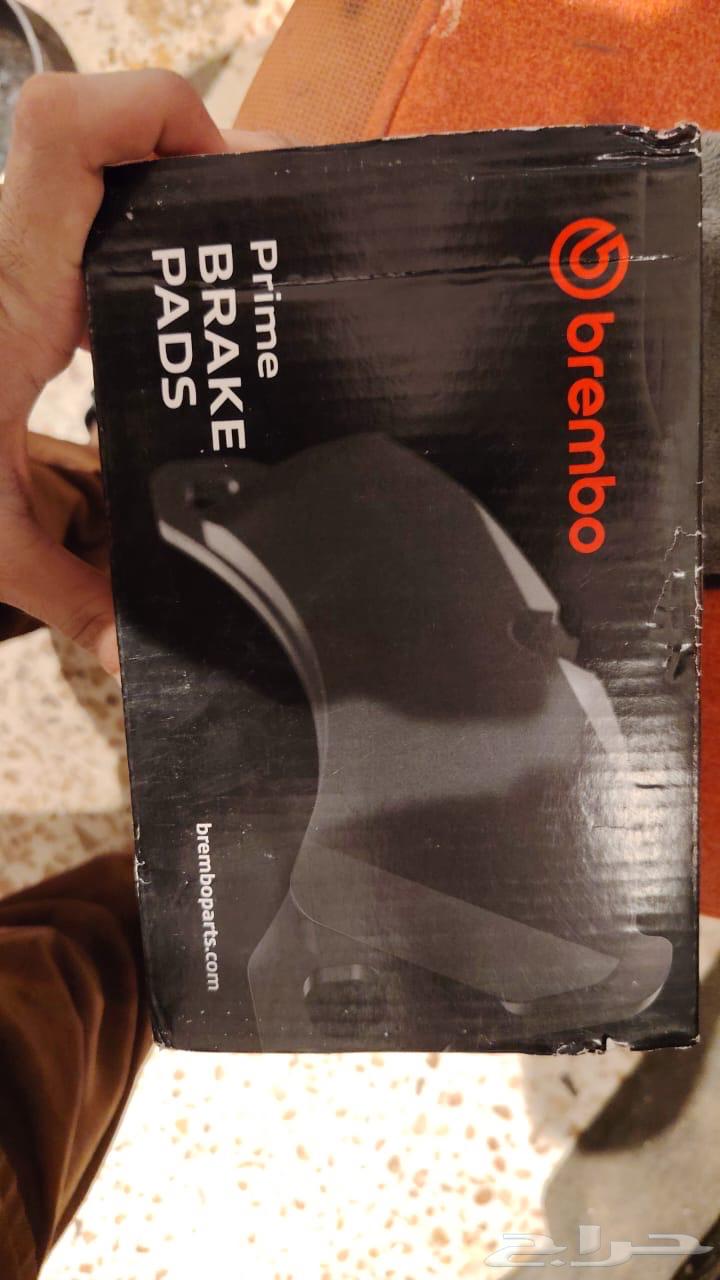 فحمات فرامل أمامية مرسيدس e class من شركة brembo64390040521859112