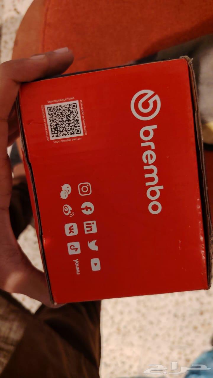 فحمات فرامل أمامية مرسيدس e class من شركة brembo64390040521859114