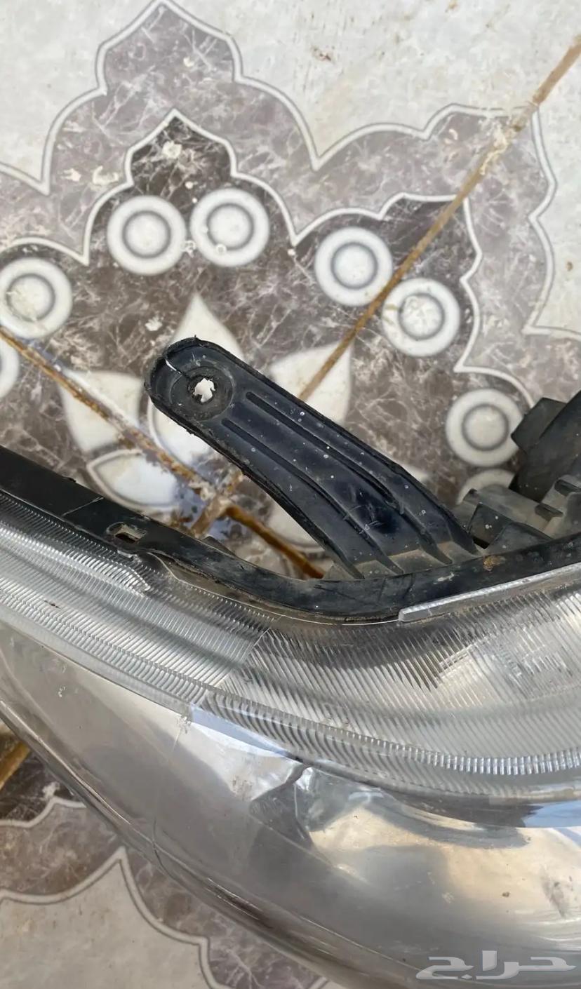 Right headlight for Hilux 12 and up.64391892774273111