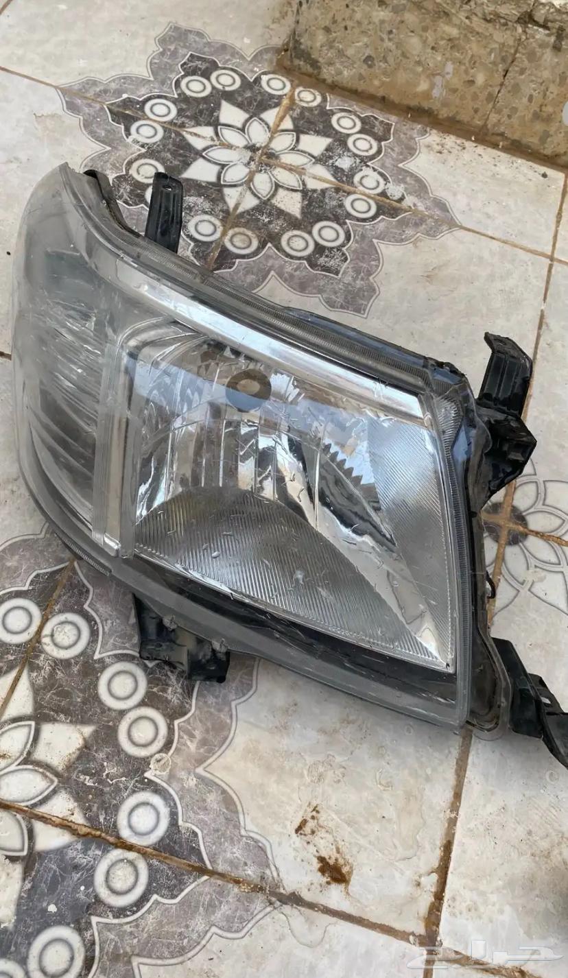 Right headlight for Hilux 12 and up.64391892774273110