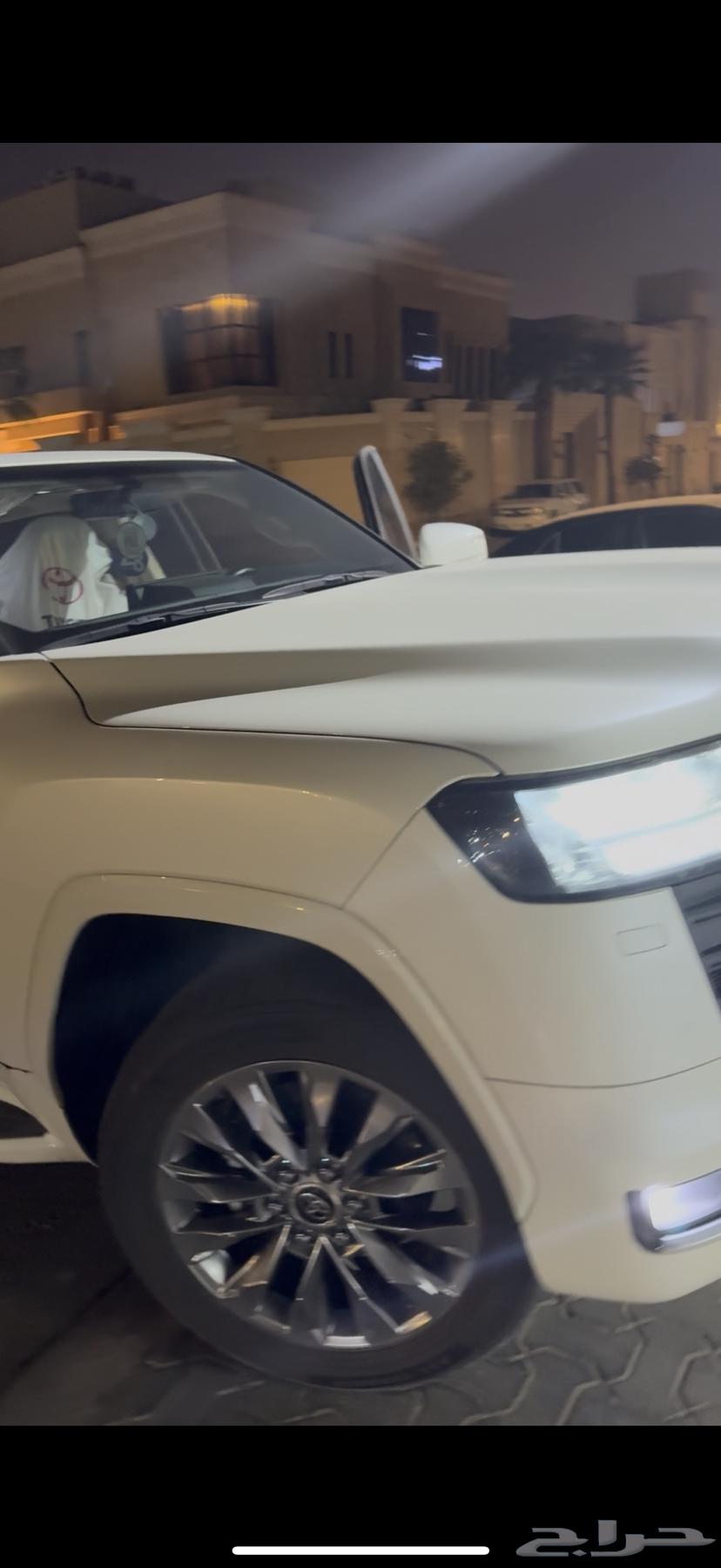 لاند كروزر 2024 فل كامل فئة L4 للتنازل بدون مقابل64395881469954114