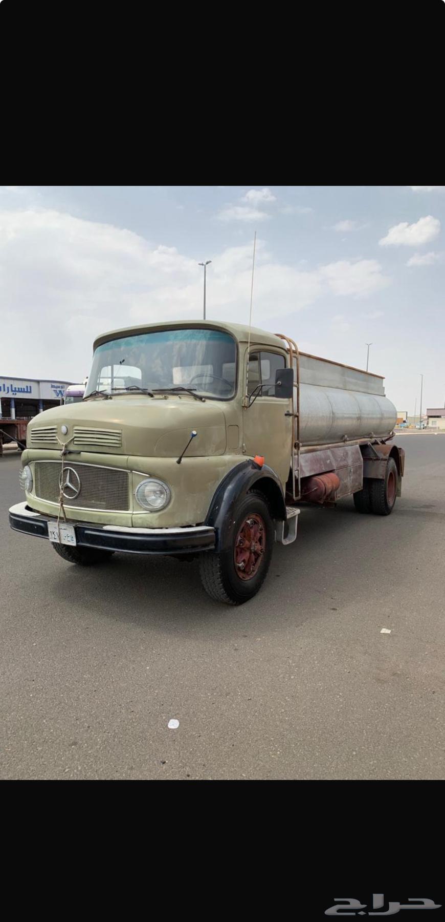 White Jaffali bus64385523234434110