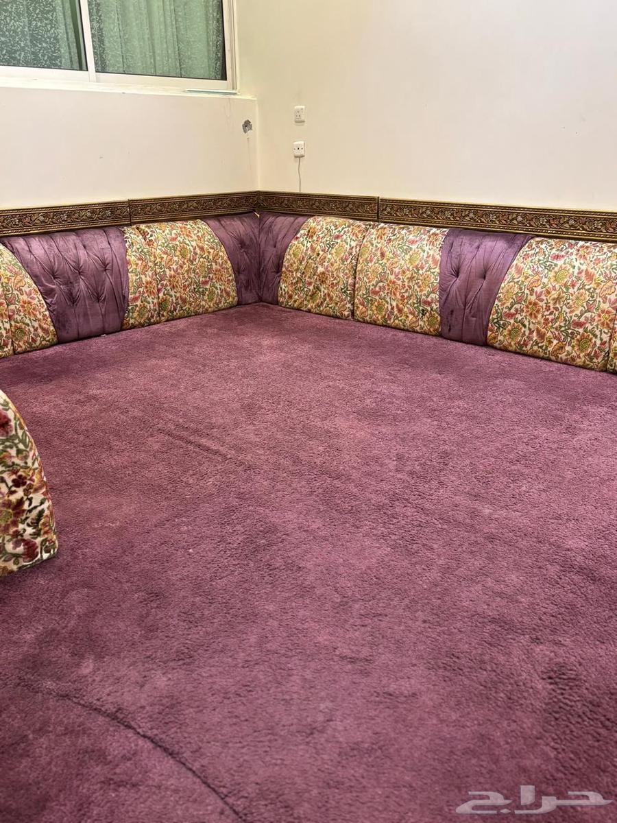 Floor seating64177073409537111