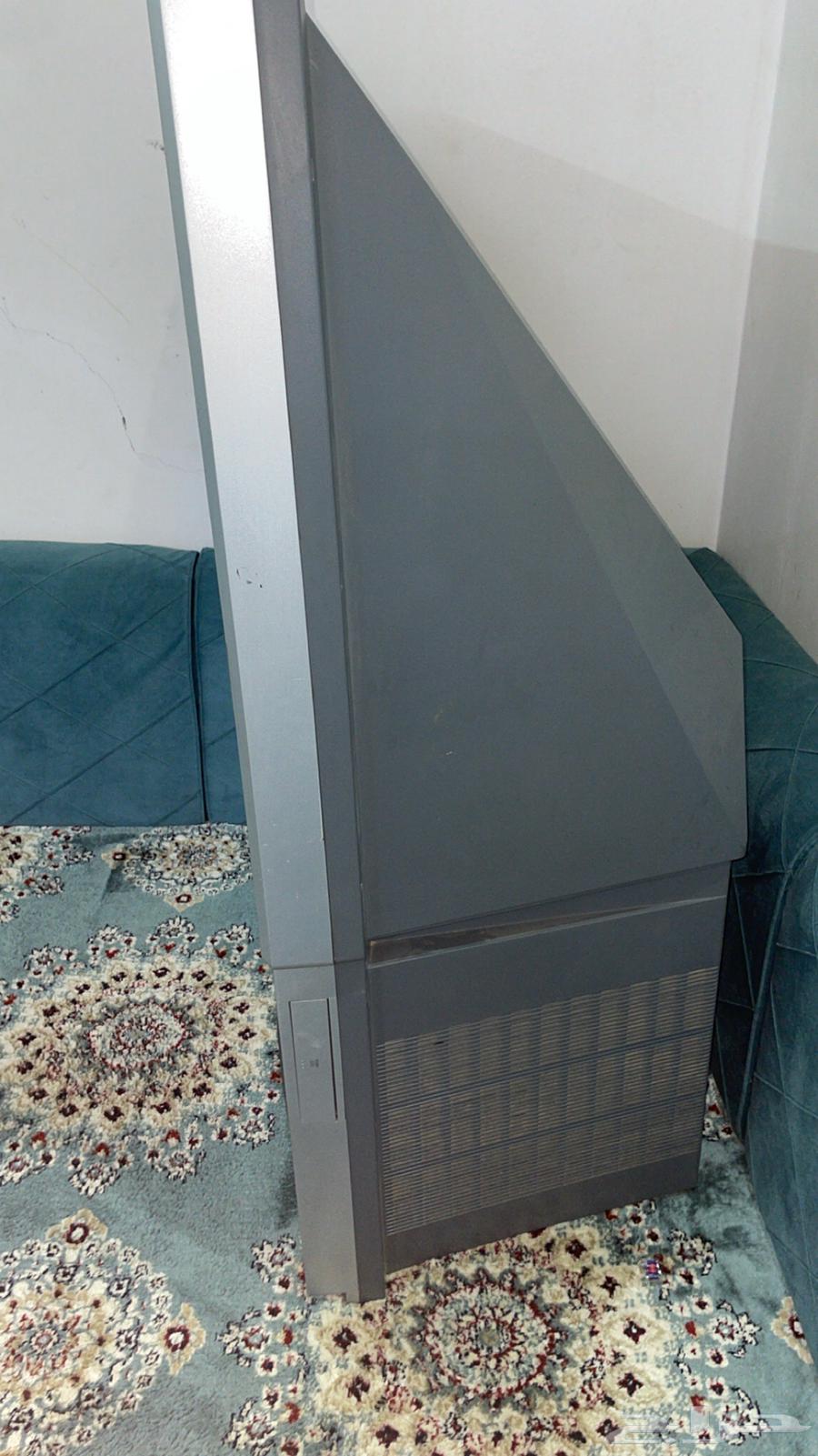 للبيع تلفزيون قديم شغال معه جميع أسلاكه السعر على السوم64213817179906113