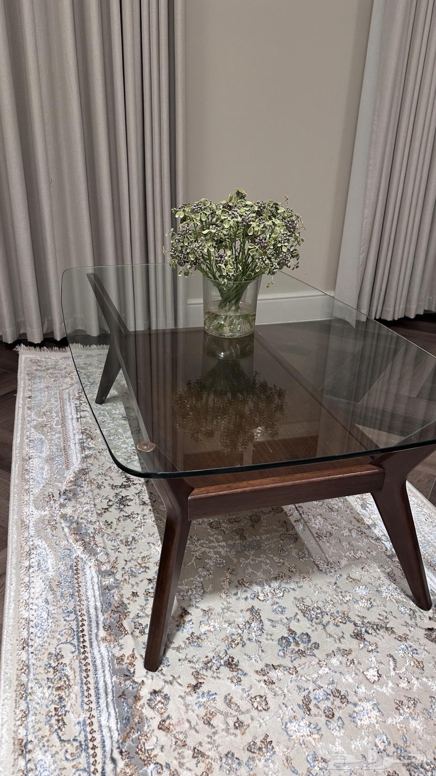 طاولة للبيع64229794518019112