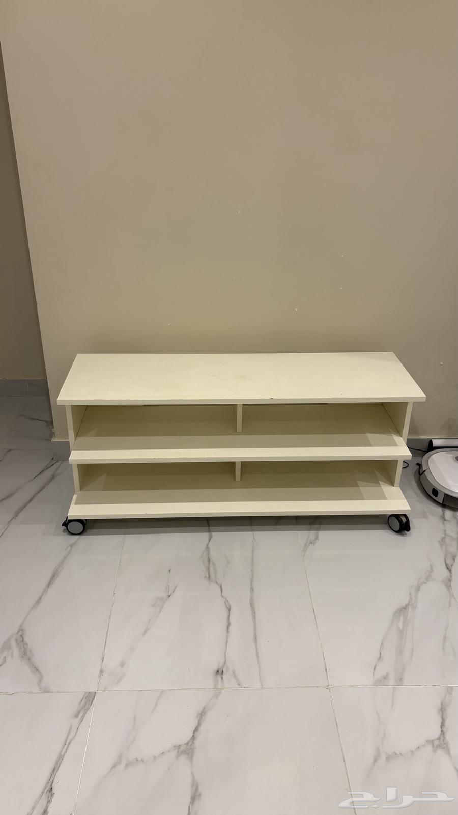 طاولة تلفاز ايكيا64217973158657111