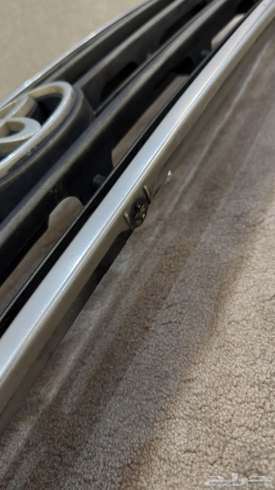 شبك صالون لاندكروزر اصلي 1998-2002 فضي64406151531011114