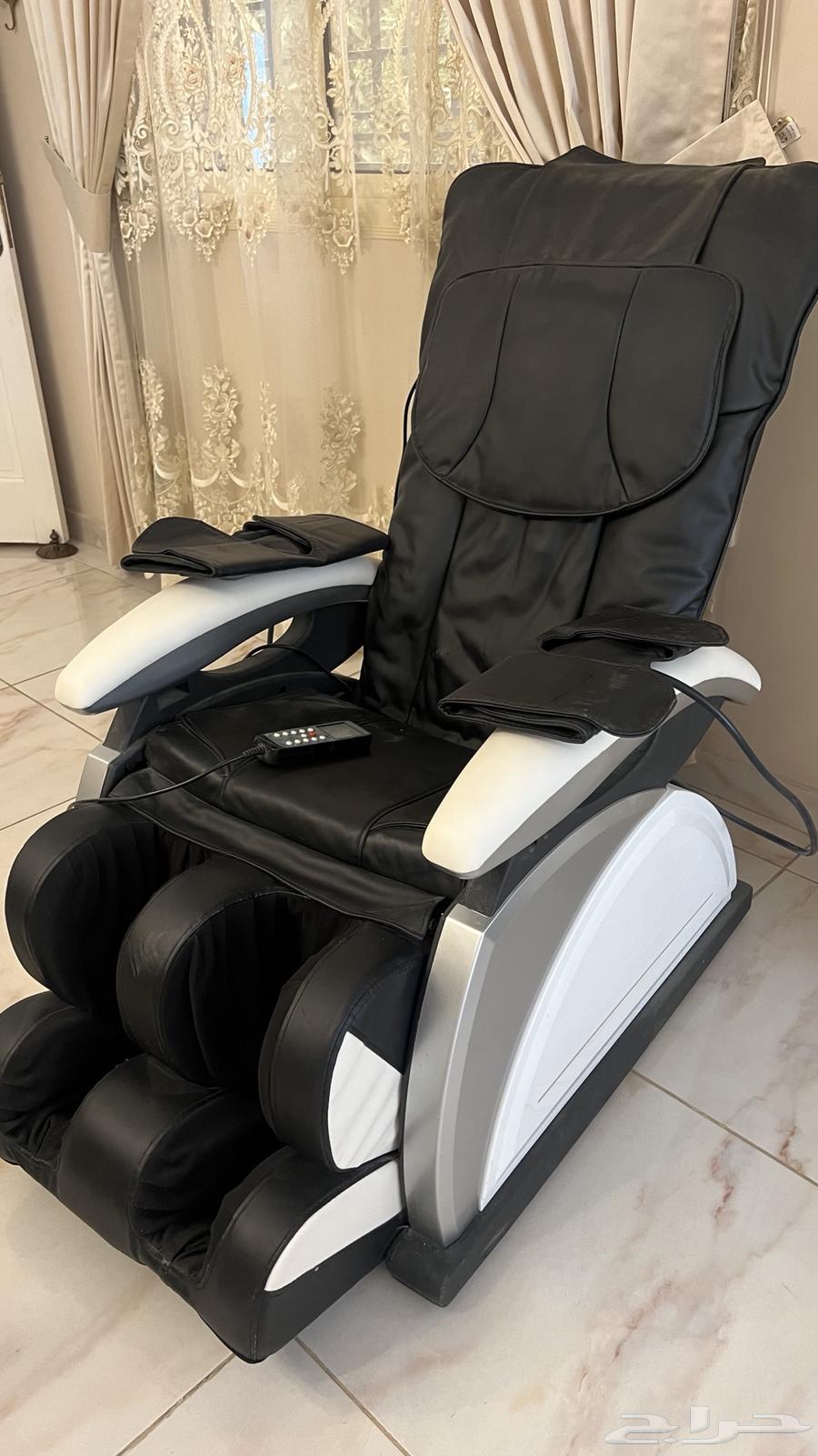 كرسي مساج مع مساج اليدين والاقدام بحالة ممتازة64221095172099110