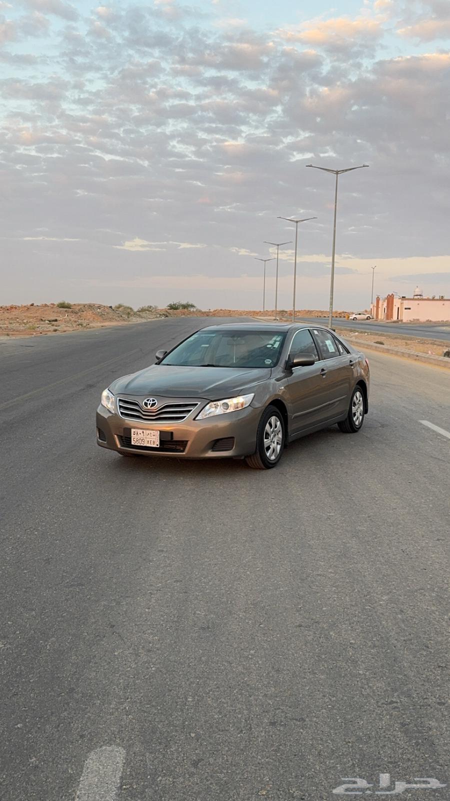 للبيع كامري 2011 (قير عادي)64407964794627111