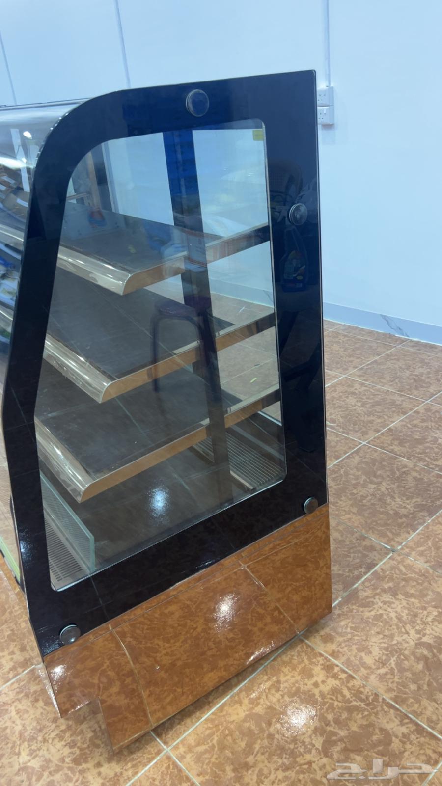 Refrigerated display cases for sale in excellent condition (3 units)64227857877122114