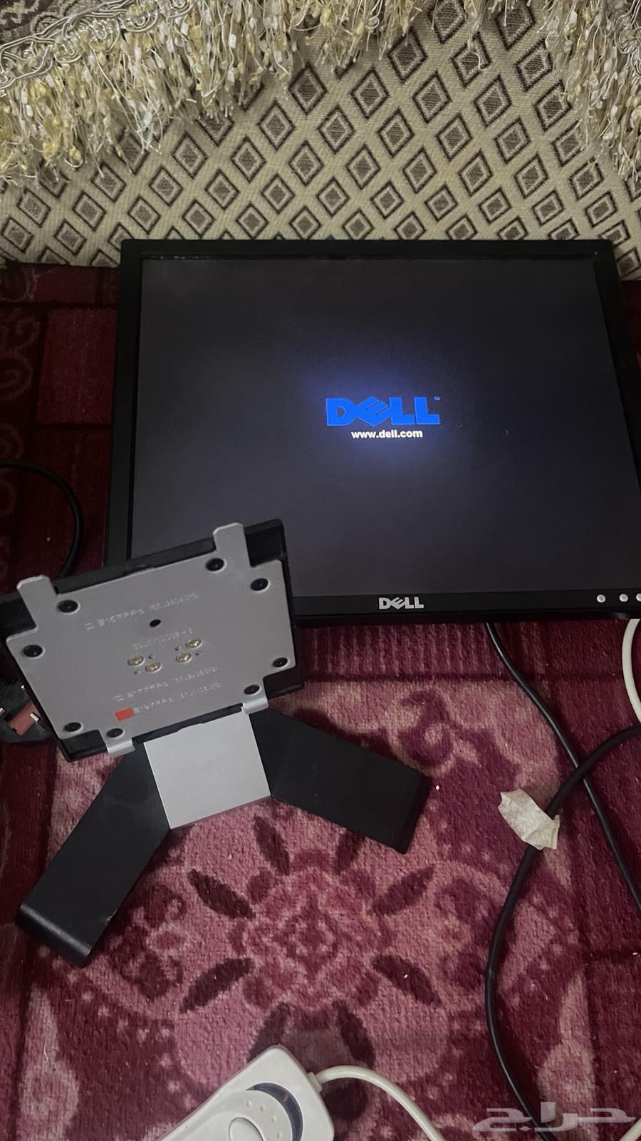 عدد 2 شاشه كمبيوتر و عدد 3 كيبورد و عدد 3 يد تحكم و اسلاك64223806186882111