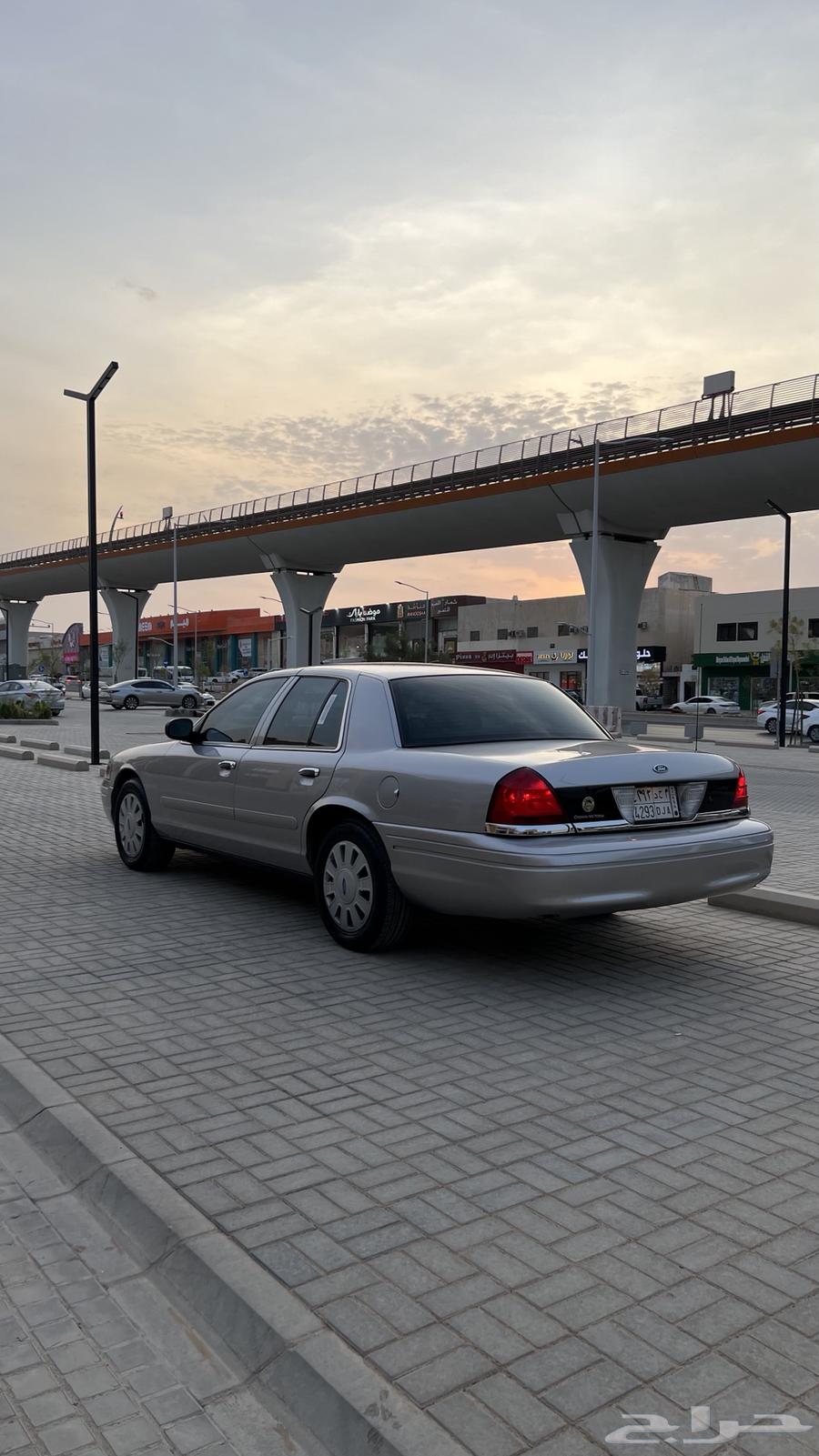 فورد كراون فكتوريا 2005 (مخزن)64406569160834111