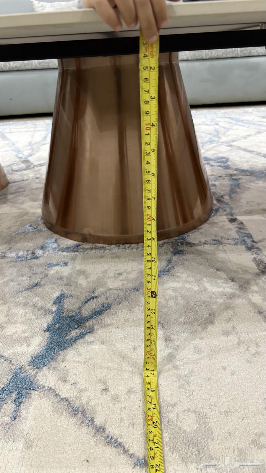 طاولة كنب استخدام نظيف جدا64225996807555110