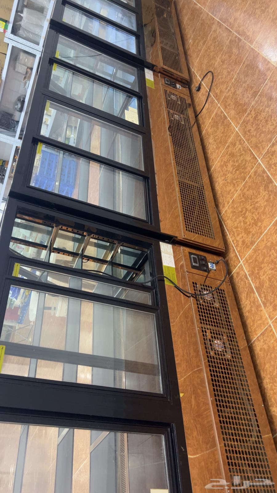 Refrigerated display cases for sale in excellent condition (3 units)64227857877122113