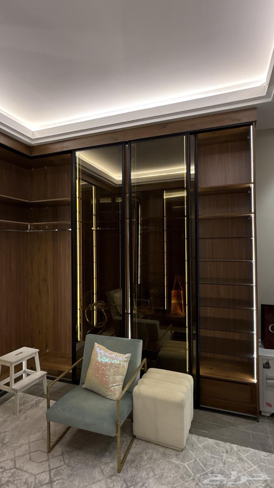 للبيع خزانة مودرن فاخرة64231675161347113