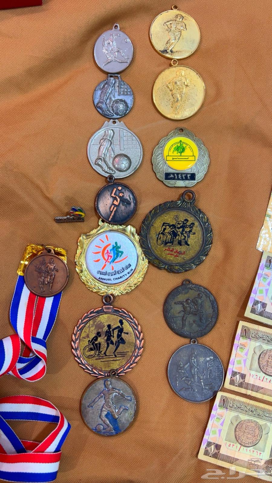 Various items and car plates64220458814977112