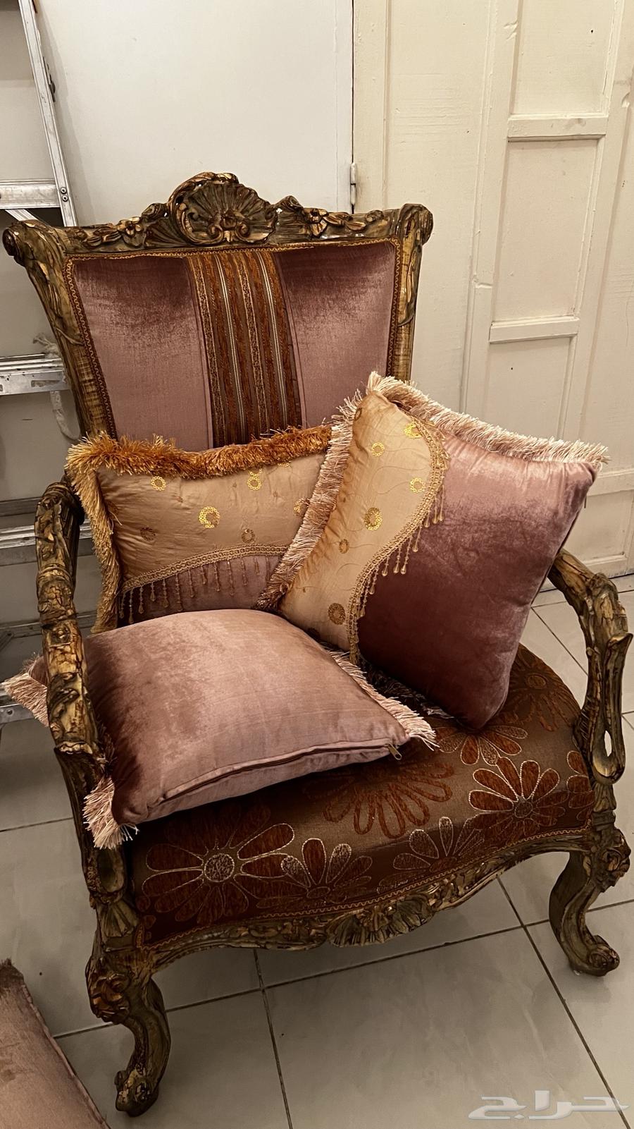 كنب نظيف وفي حاله ممتازه64213393555970114