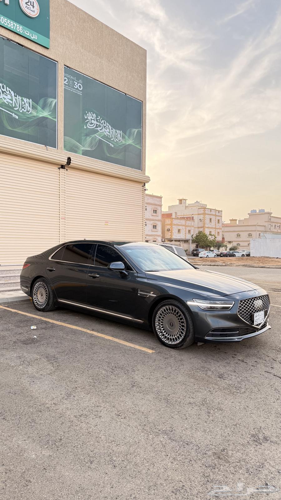 جنيس 2020 G90 ( بنزين) فل كامل بحالة الوكالة64408385812227112