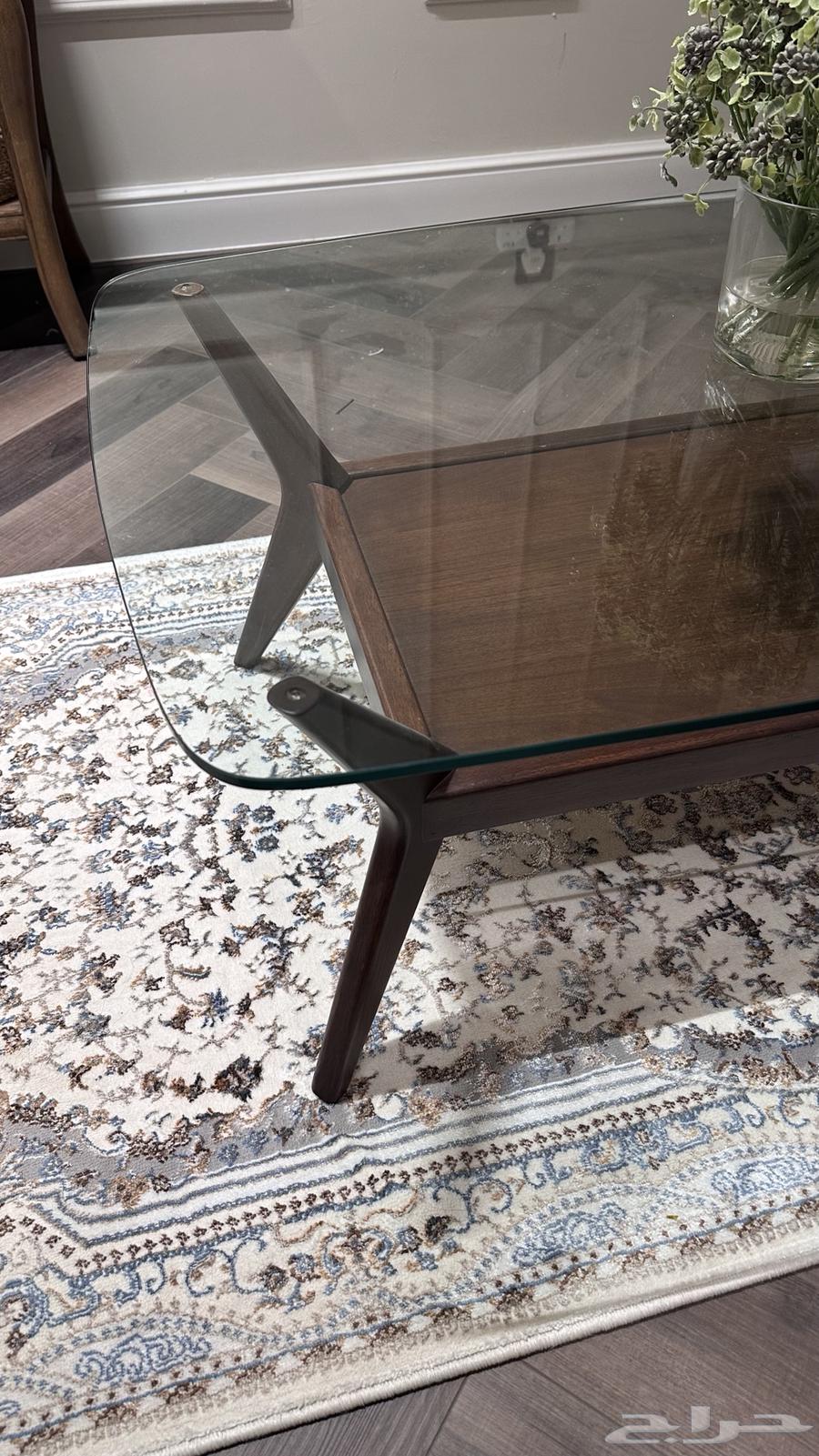 طاولة للبيع64229794518019110