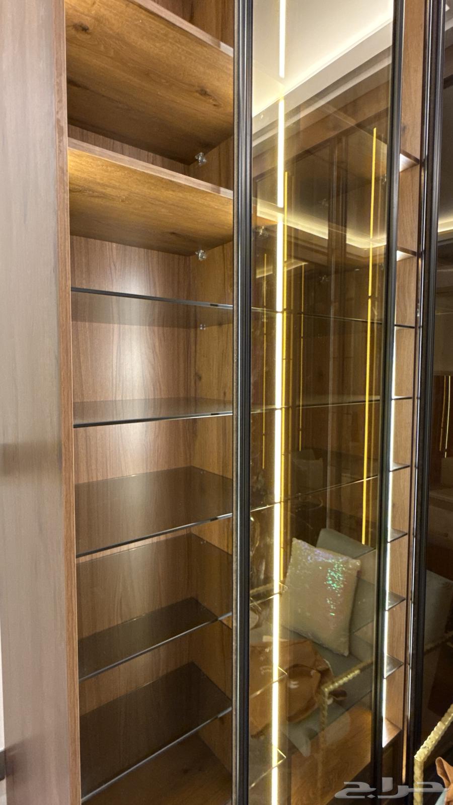 للبيع خزانة مودرن فاخرة64231675161347110