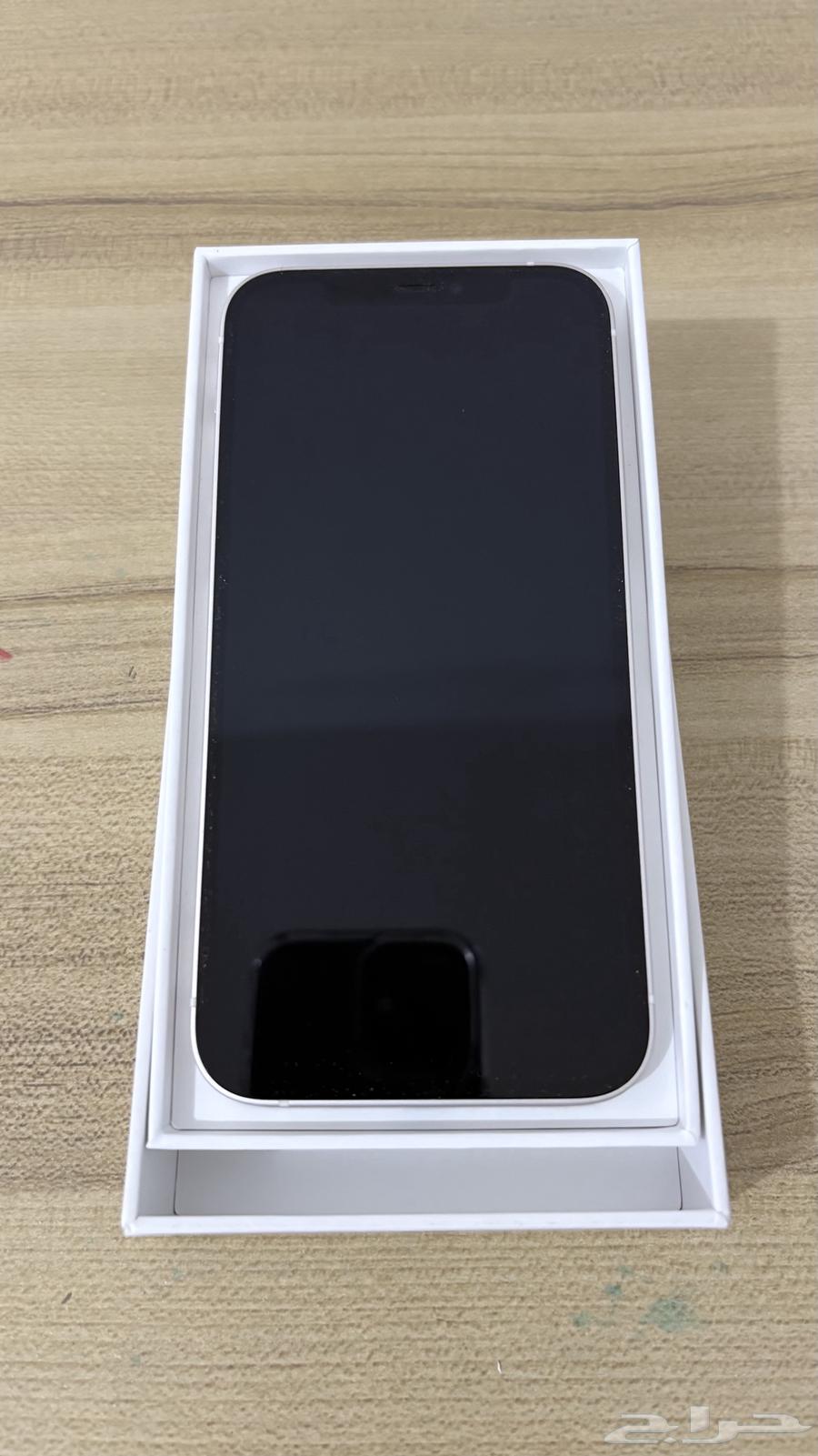 New iPhone 12 with clean usage, no cracks or scratches64231476855937111