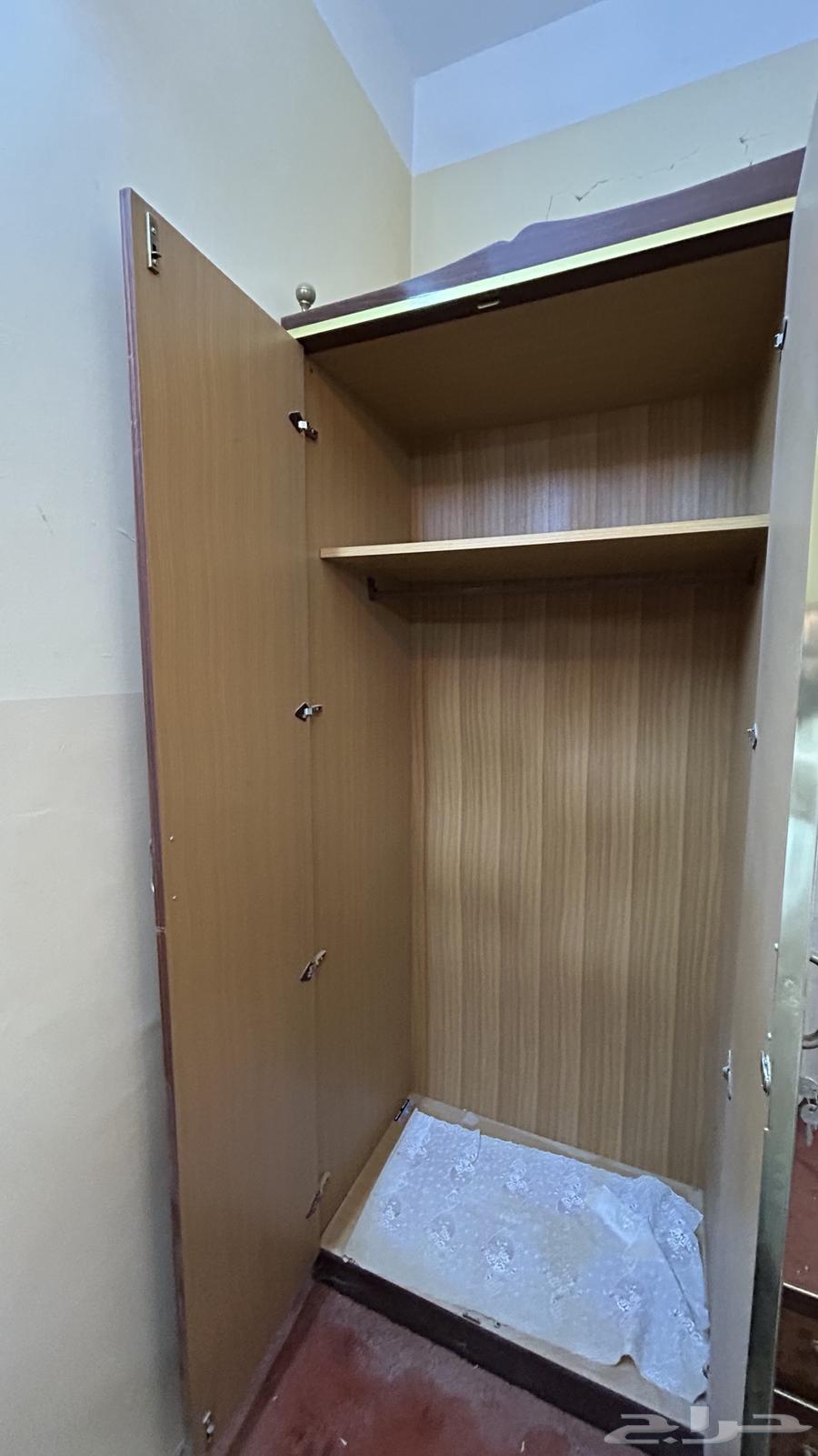 Bedroom, wardrobe, dressing table and bed64212345888897113