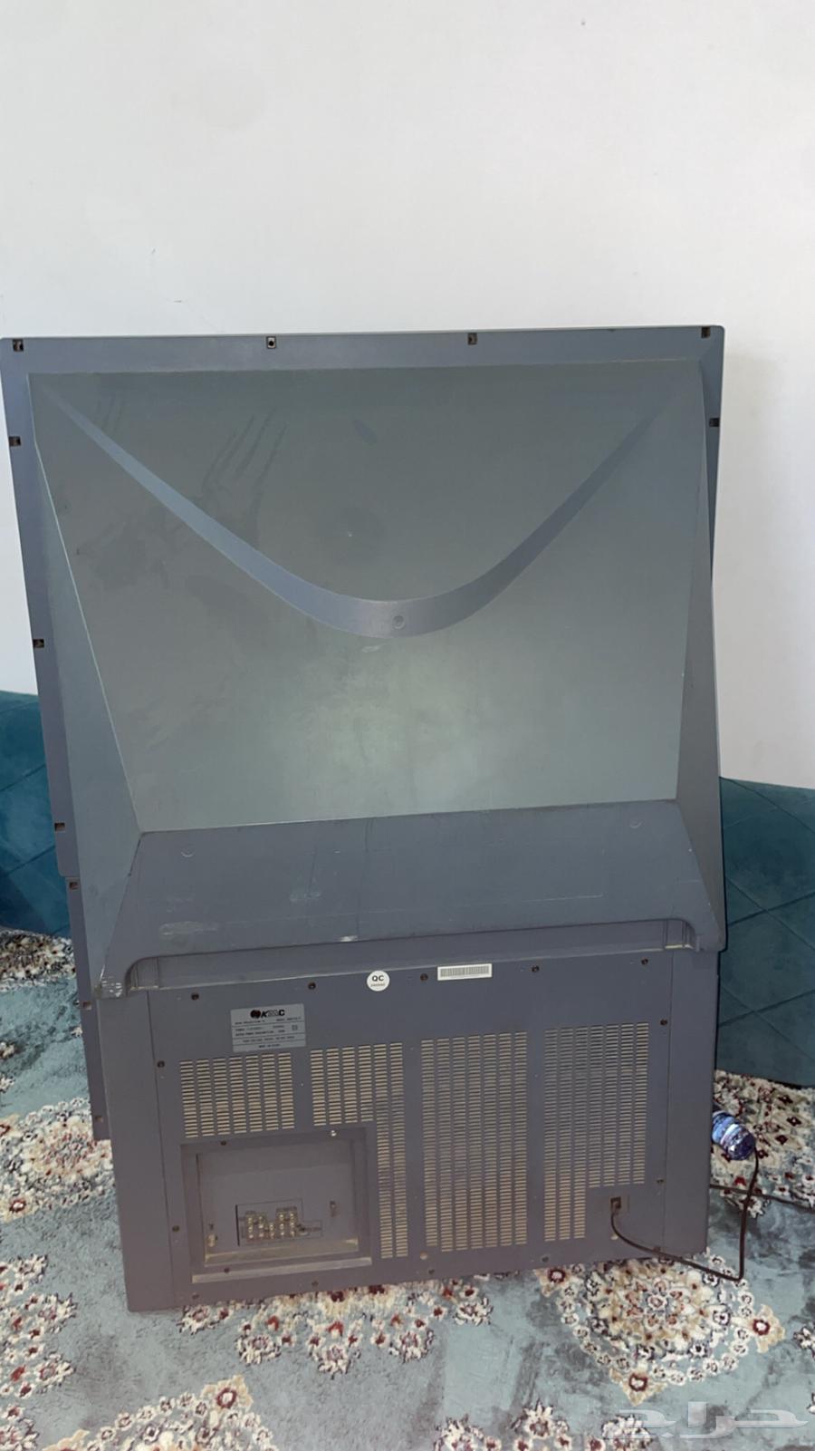 للبيع تلفزيون قديم شغال معه جميع أسلاكه السعر على السوم64213817179906114