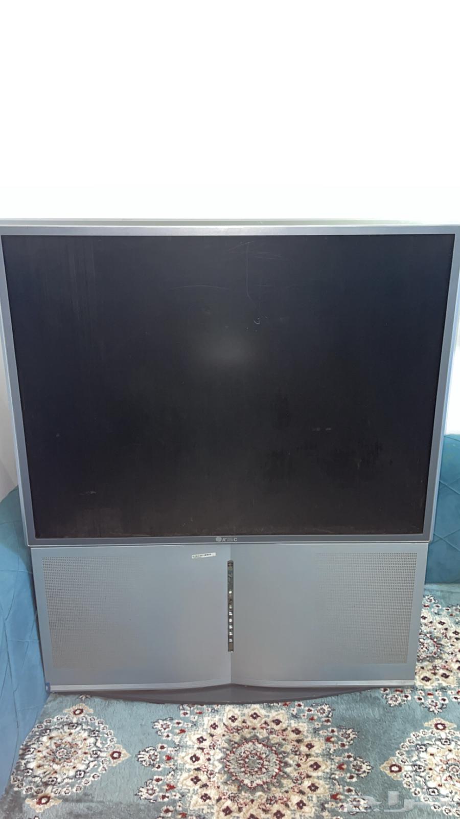 للبيع تلفزيون قديم شغال معه جميع أسلاكه السعر على السوم64213817179906112