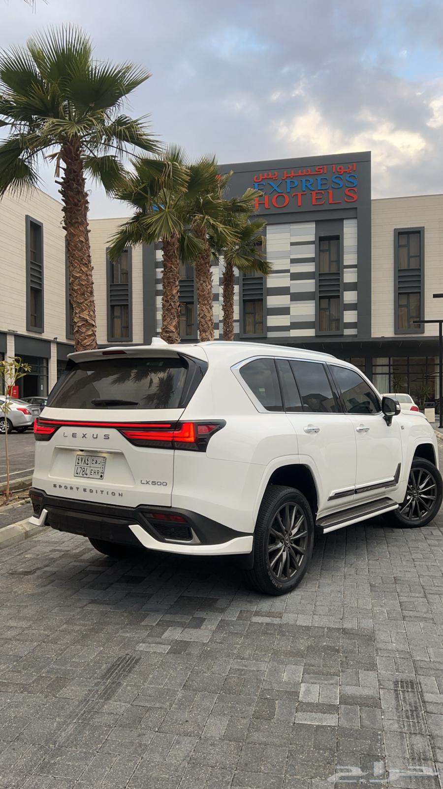 جيب لكزس 202564403633240705110