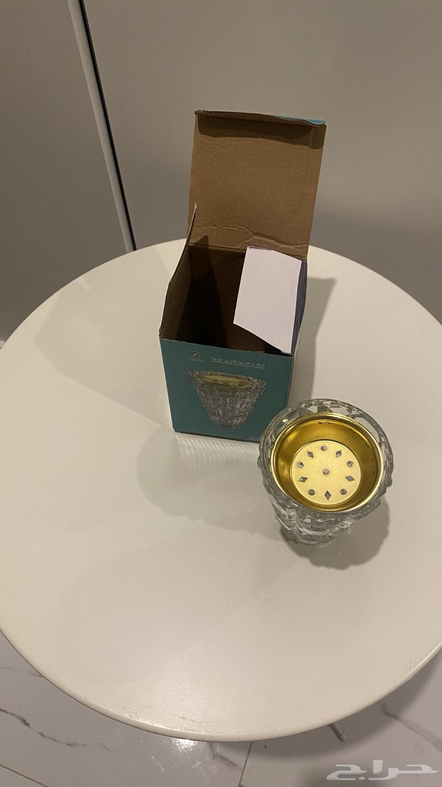 Ikea table64229479091458111