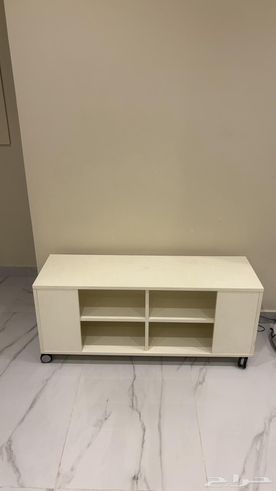 طاولة تلفاز ايكيا64217973158657110