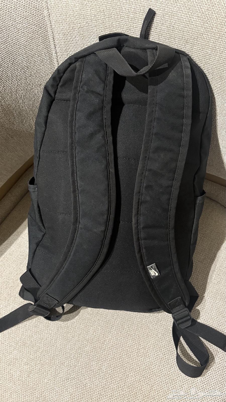 Used Nike bag, lightly used for one year, bought for 24964228748356865111