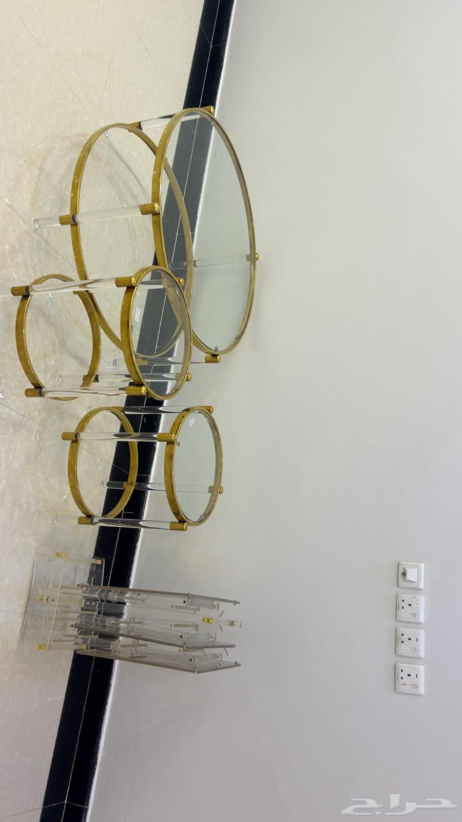 Tables for sale, clean64230646472067110