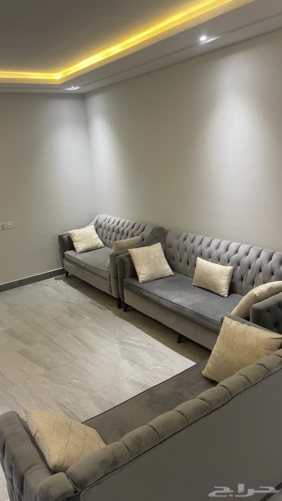 طقم كنب رمادي 3 قطع مستعمل64217543676931113