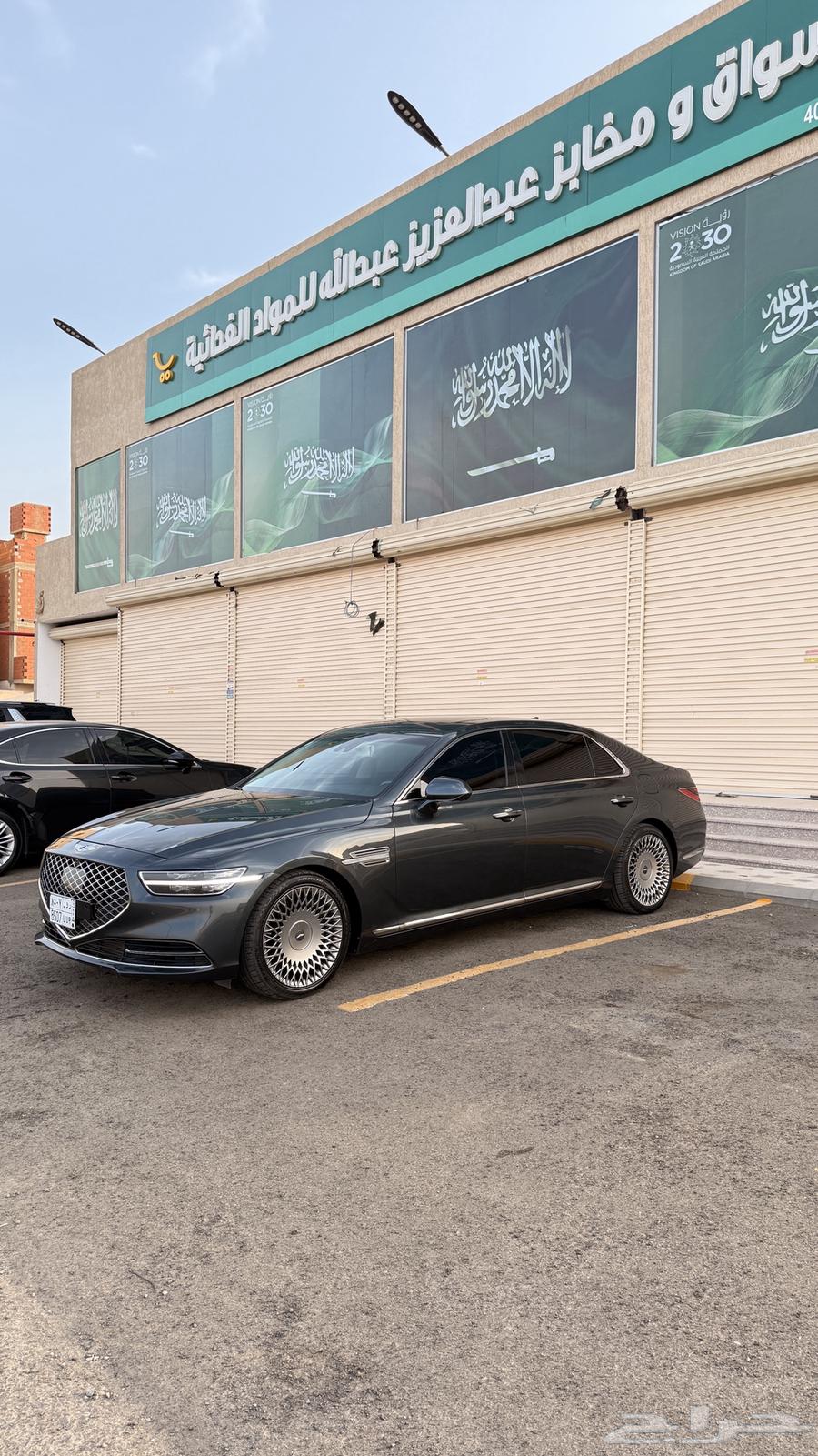 جنيس 2020 G90 ( بنزين) فل كامل بحالة الوكالة64408385812227111